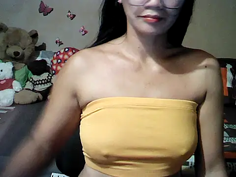 Snapshot of Mia_Rein chatting on July 2026 10:32:02 AM Mia Rein online show from July 2026 10:32:02 AM