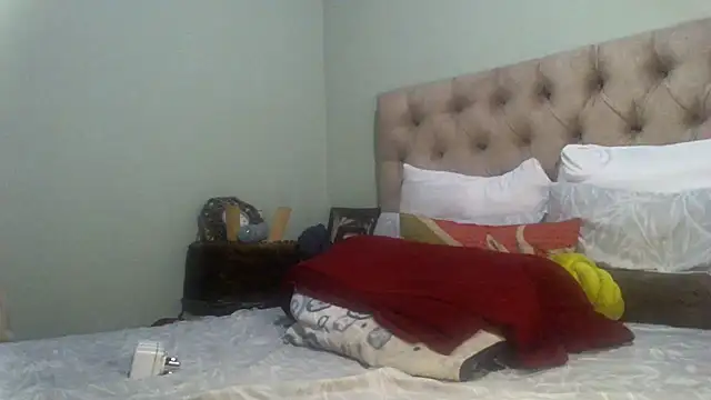 caramelqueen11 online show from December 2024 08:00:02 PM