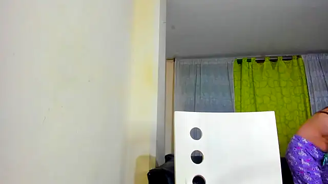 Snapshot of horny__molly_ chatting on January 2025 02:14:01 AM horny molly online show from January 2025 02:14:01 AM