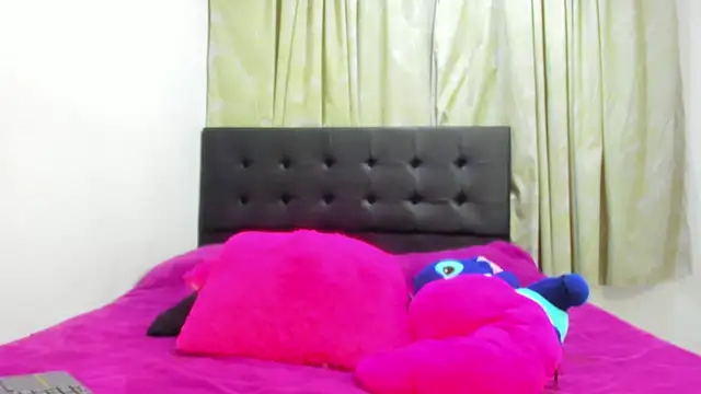 Snapshot of horny__molly_ chatting on October 2025 03:40:01 AM horny molly online show from October 2025 03:40:01 AM