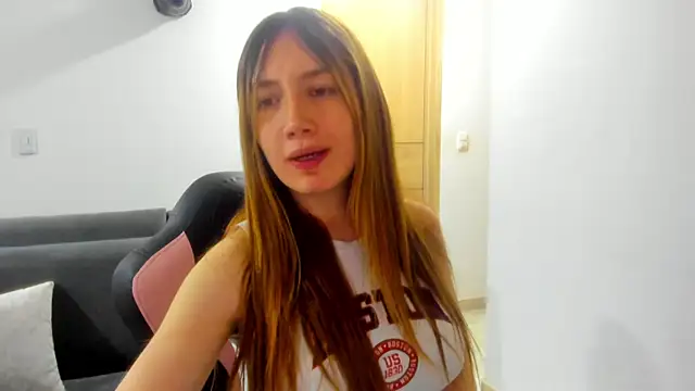 Snapshot of horny__molly_ chatting on November 2025 03:39:02 AM horny molly online show from November 2025 03:39:02 AM