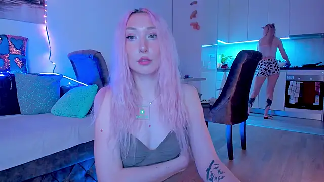 Snapshot of AlexRoseLiRed chatting on December 2024 07:10:01 PM AlexRoseLiRed online show from December 2024 07:10:01 PM