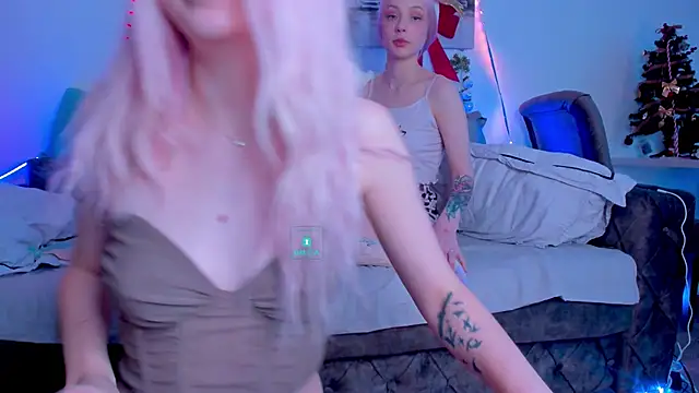 Snapshot of AlexRoseLiRed chatting on December 2024 12:14:02 AM AlexRoseLiRed online show from December 2024 12:14:02 AM