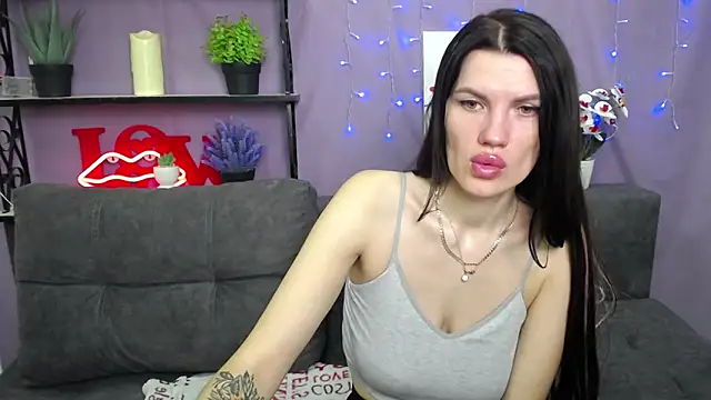 MilaLoona online show from March 2025 07:00:02 AM