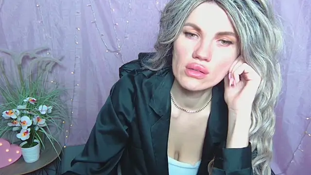 MilaLoona online show from April 2026 06:47:02 AM