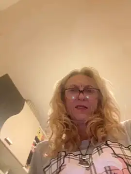 adella13 online show from January 2025 05:20:01 PM