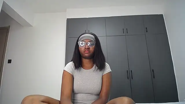 Pretty Liya08 online show from July 2026 01:06:01 PM