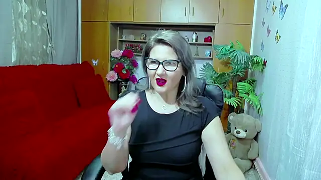 Snapshot of LucilleFenlys chatting on December 2024 10:28:02 PM LucilleFenlys online show from December 2024 10:28:02 PM