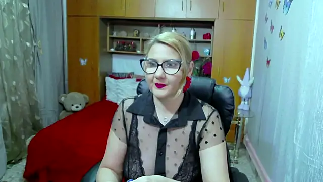 Snapshot of LucilleFenlys chatting on January 2025 09:39:01 PM LucilleFenlys online show from January 2025 09:39:01 PM