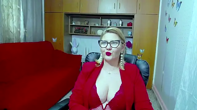 Snapshot of LucilleFenlys chatting on February 2025 06:15:02 AM LucilleFenlys online show from February 2025 06:15:02 AM