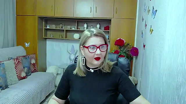 Snapshot of LucilleFenlys chatting on November 2025 07:27:02 PM LucilleFenlys online show from November 2025 07:27:02 PM