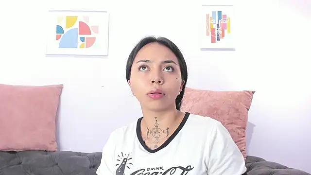 Snapshot of miss_soffi_ chatting on January 2025 12:10:01 PM miss soffi  online show from January 2025 12:10:01 PM
