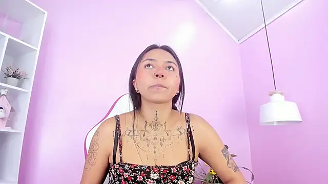 Snapshot of miss_soffi_ chatting on February 2025 12:33:01 PM miss soffi  online show from February 2025 12:33:01 PM