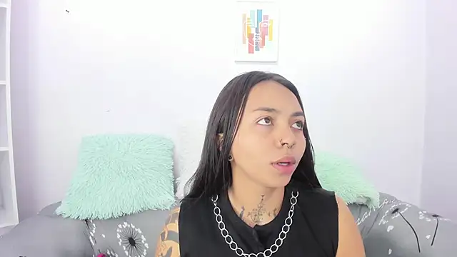 Snapshot of miss_soffi_ chatting on September 2025 12:05:01 PM miss soffi  online show from September 2025 12:05:01 PM