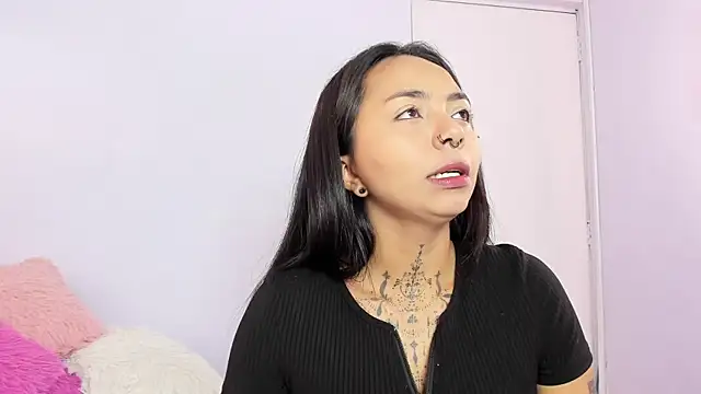 Snapshot of miss_soffi_ chatting on September 2025 12:21:02 PM miss soffi  online show from September 2025 12:21:02 PM