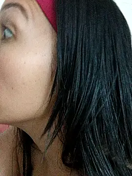 Snapshot of Lauraa22 chatting on March 2026 06:07:02 PM Lauraa22 online show from March 2026 06:07:02 PM