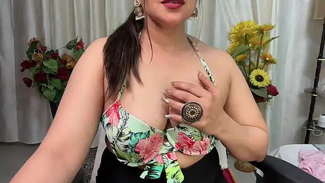 Snapshot of mahimagicdoll_DESI chatting on February 2025 06:48:02 PM mahimagicdoll DESI online show from February 2025 06:48:02 PM