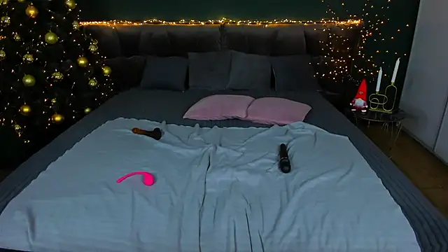 Kamilla Hot online show from December 2025 06:33:02 AM