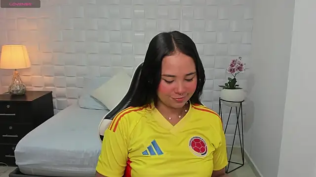 isabella florez online show from December 2024 12:06:01 PM