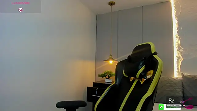 isabella florez online show from April 2026 02:00:02 AM