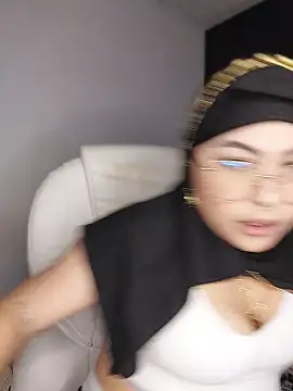 Hana    online show from March 2026 11:42:02 PM