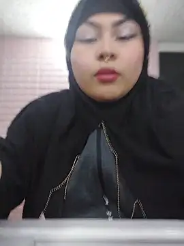Snapshot of Hana___ chatting on April 2026 08:51:02 PM Hana online show from April 2026 08:51:02 PM