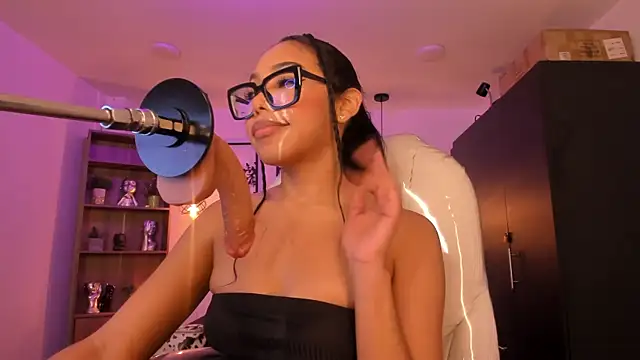 Olivia ds online show from December 2024 07:04:02 AM