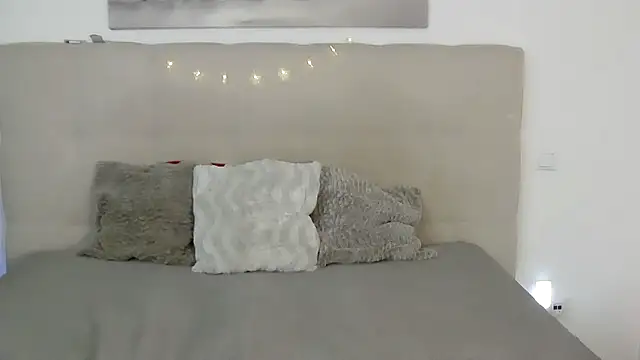 PetersEmily online show from January 2025 08:37:02 PM