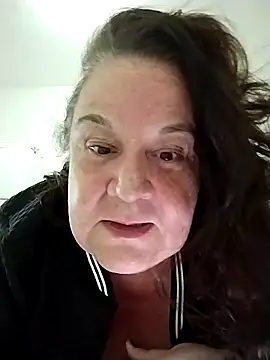 Yaya Mineira online show from November 2025 10:43:01 PM