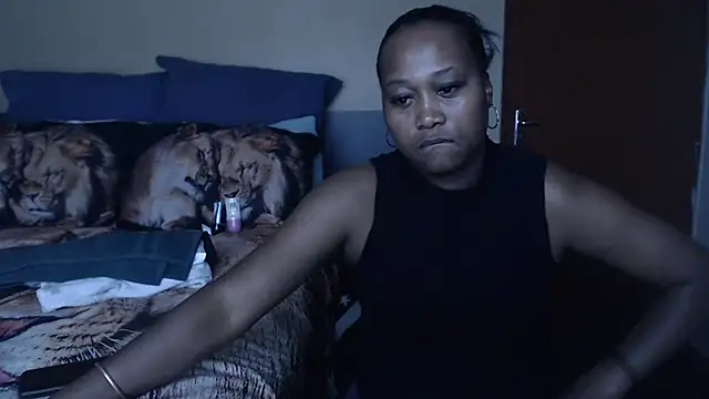 Snapshot of EbonySeductressx chatting on October 2025 02:15:01 PM EbonySeductressx online show from October 2025 02:15:01 PM