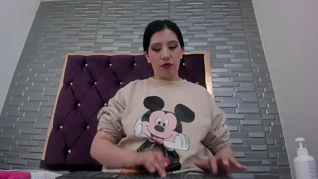 AntoneellaF online show from January 2025 10:48:01 PM