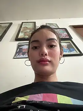 Snapshot of AlexandraMooree chatting on February 2025 12:03:02 PM AlexandraMooree online show from February 2025 12:03:02 PM