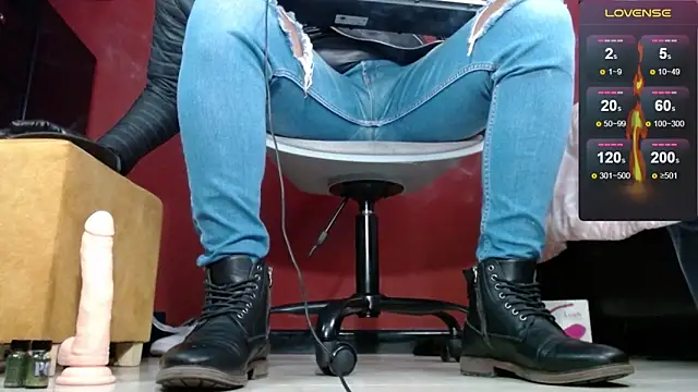 TomLover 12 online show from February 2025 03:45:02 PM