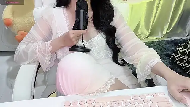 Mya Lee online show from February 2025 07:54:01 PM