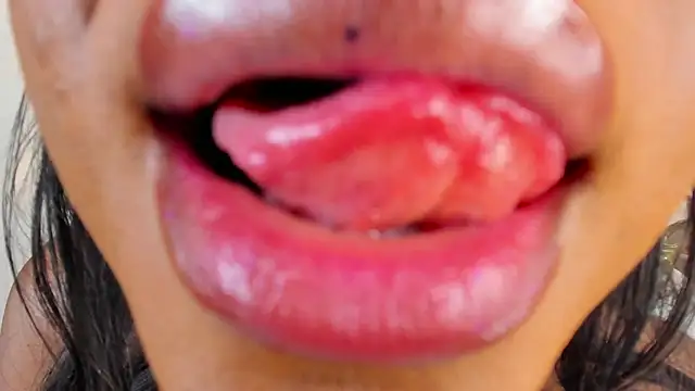 Snapshot of GianinaLewis chatting on March 2025 04:38:01 AM GianinaLewis online show from March 2025 04:38:01 AM