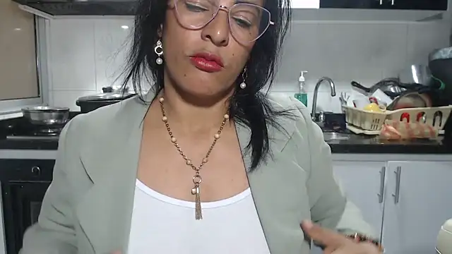 kateleyagrey online show from April 2026 08:09:02 PM