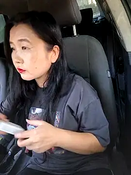 Bet Lu online show from September 2025 10:26:01 AM