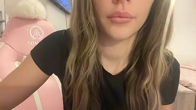 Lillymariee online show from January 2025 04:50:02 PM