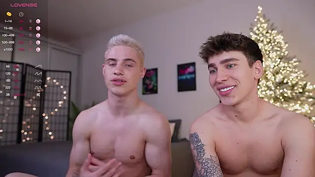 Snapshot of Evan__White_ chatting on January 2025 07:00:02 PM Evan  White  online show from January 2025 07:00:02 PM