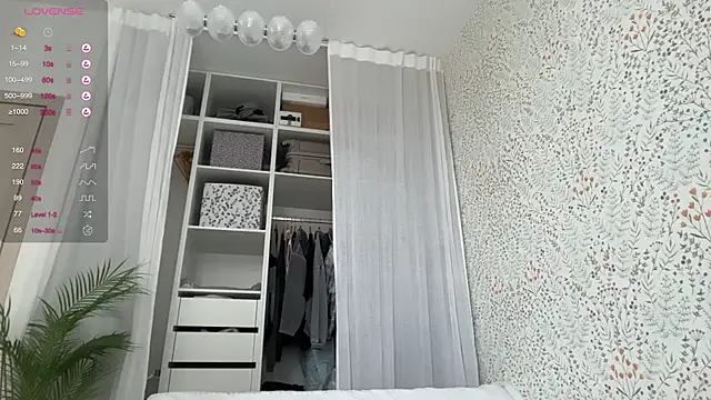 Snapshot of Evan__White_ chatting on September 2025 06:01:02 AM Evan  White  online show from September 2025 06:01:02 AM