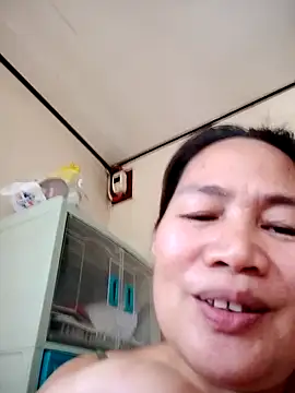 Snapshot of Sofiafuckbabes chatting on February 2025 03:33:01 AM Sofiafuckbabes online show from February 2025 03:33:01 AM