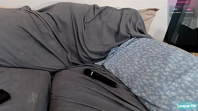 EmoDream1998 online show from February 2026 12:58:02 AM