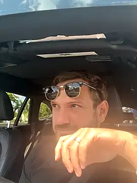 JonJ0 online show from September 2025 03:06:01 PM