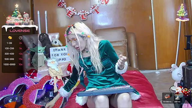 Skinygirl online show from December 2024 10:11:01 PM