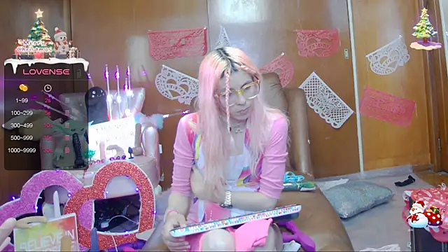 Skinygirl online show from February 2025 10:30:01 PM