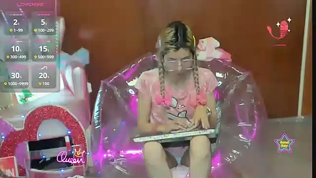 Skinygirl online show from February 2026 12:04:02 AM