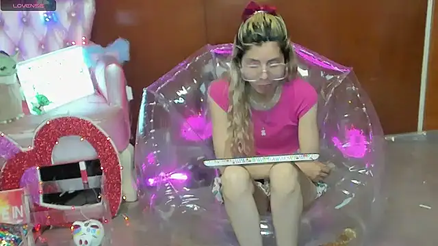 Skinygirl online show from March 2026 11:44:01 PM