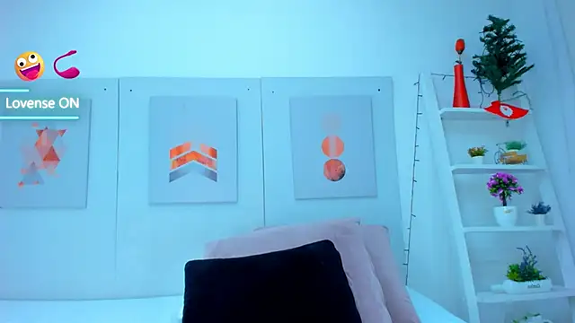 AlessiaMarcu- online show from December 2024 11:01:01 AM