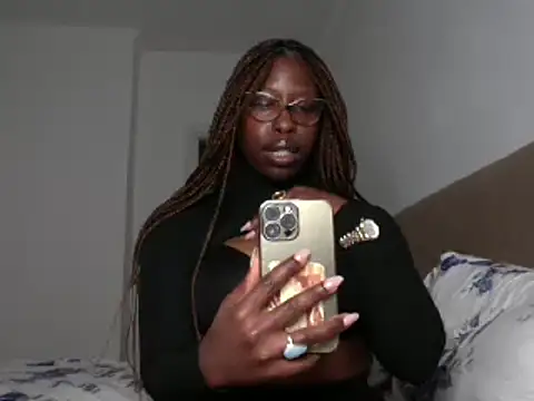 MadamIndigo online show from February 2025 07:38:01 PM