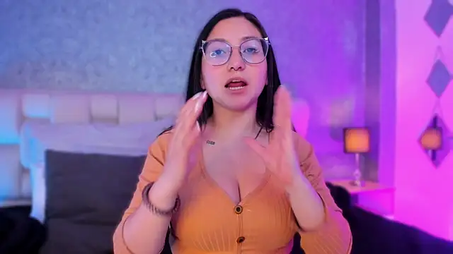 lucy neil online show from February 2025 11:34:02 PM